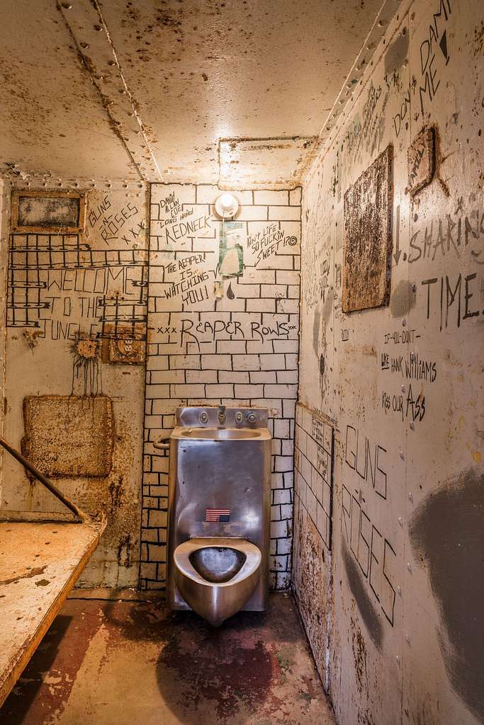 bunk-and-toilet-at-the-west-virginia-state-penitentiary-a-retired-gothic-style-73e9b3-1024